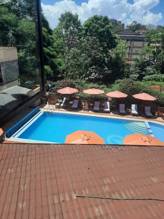 Lux Westlands Business *