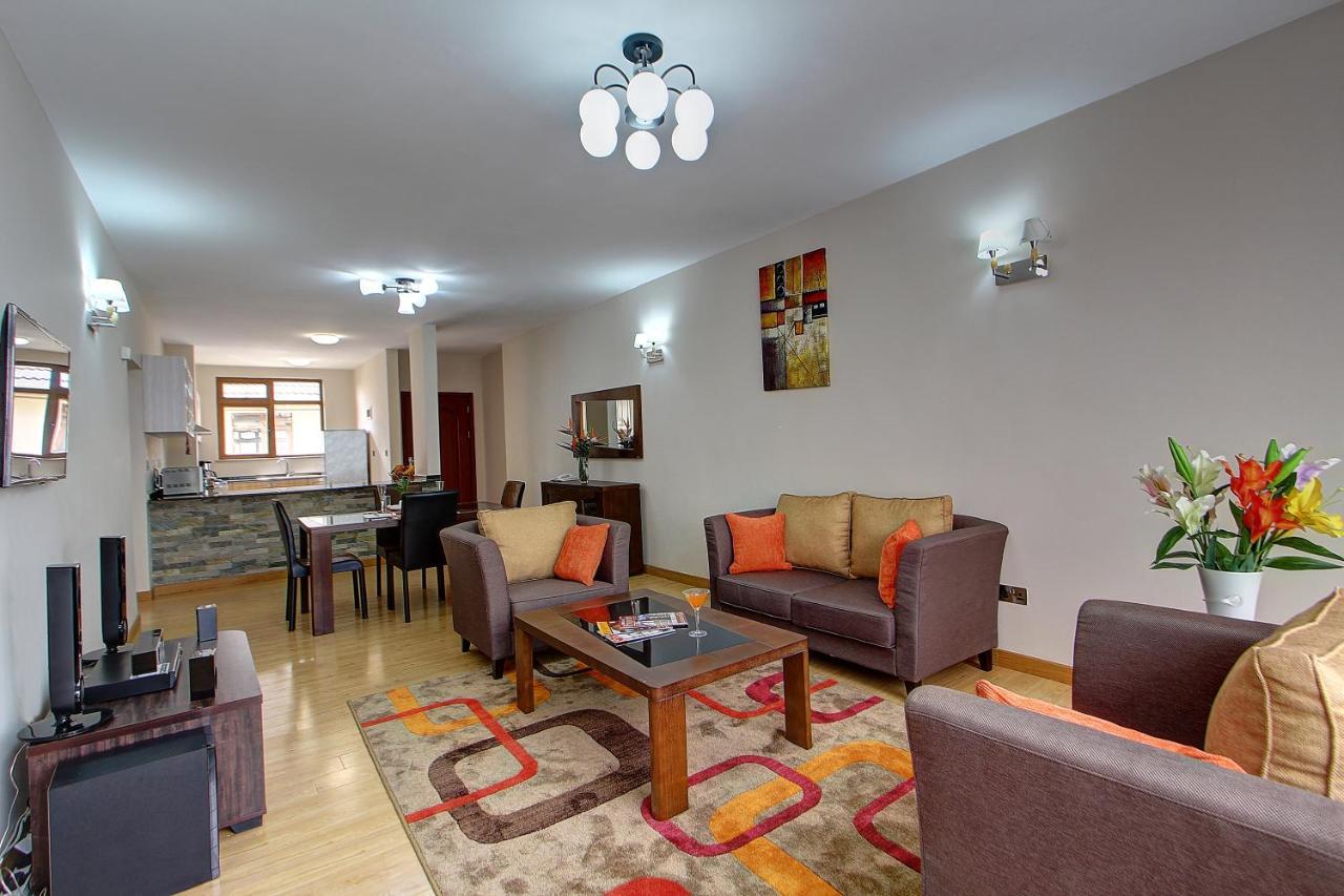 Fenesi Gardens 3*