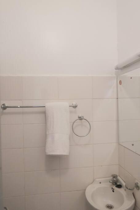 Apartment A Minimalist Studio Near Junction Mall