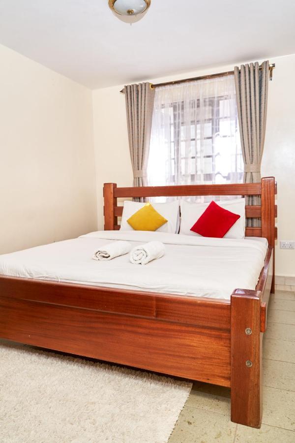 View House At Kianjeku Road Apartment