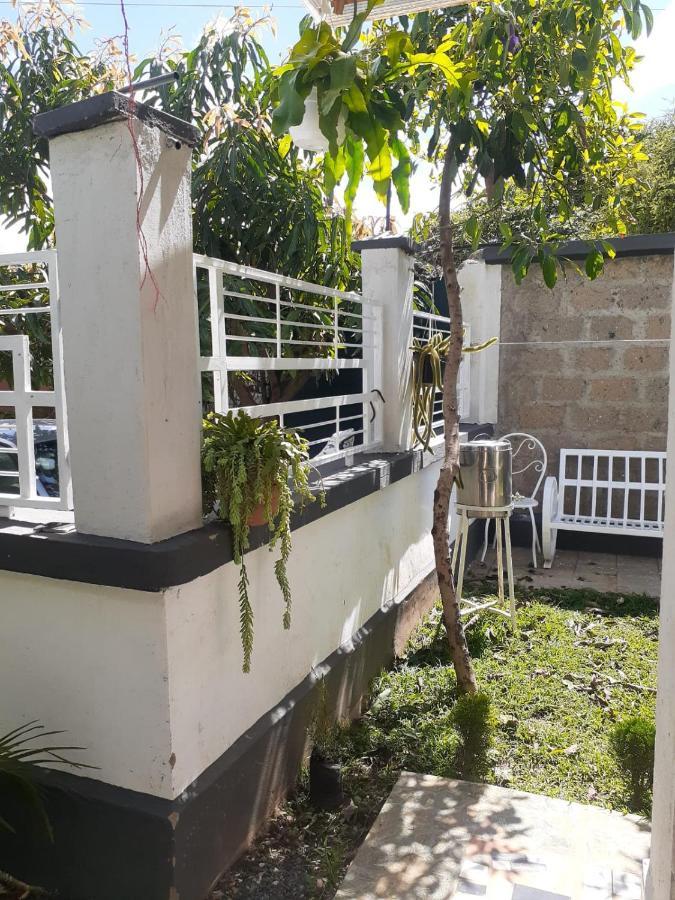 Lux Utawala Family House Holiday home