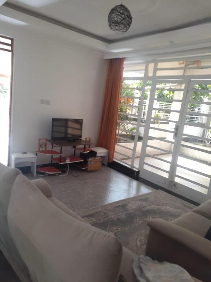 Lux Utawala Family House Holiday home Nairobi