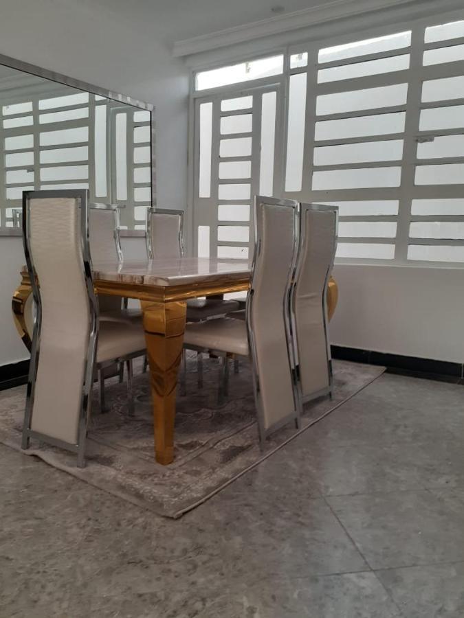 Holiday home Lux Utawala Family House