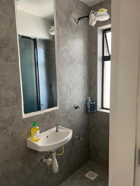 Cozy Haven: Airport Proximity With Modern Comforts Apartment Nairobi