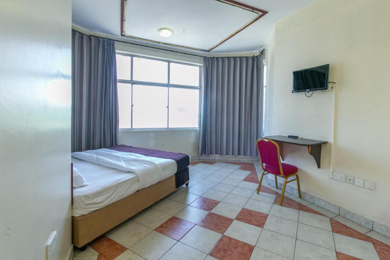 Fahari Triple Hotel