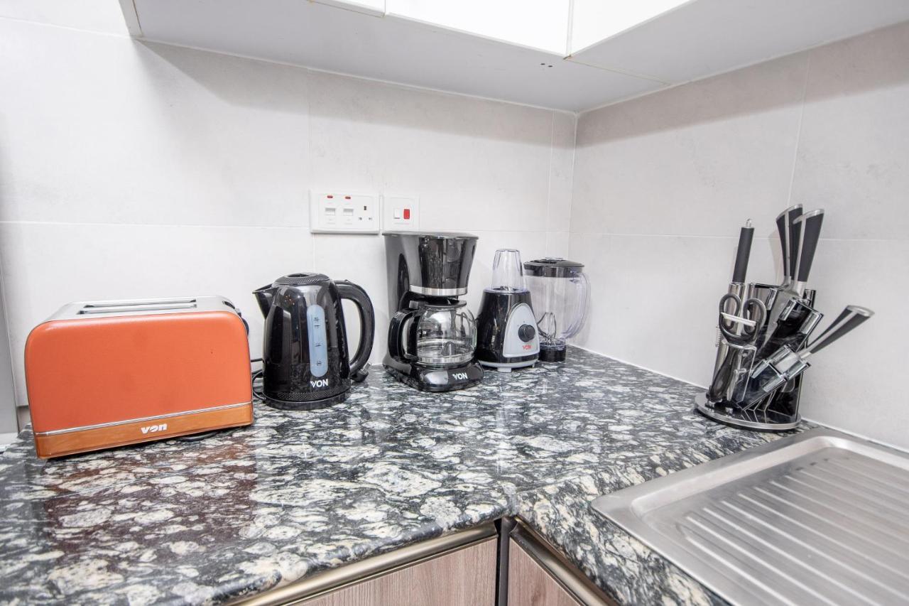 Modern Luxury One Bedroom Furnished In Kilimani, Nairobi, Kenya Apartment *