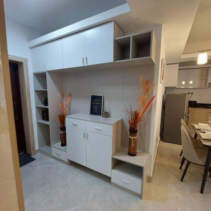 Urban Oasis - Modern Luxe 2 Bedroom Apt With Pool, Gym *