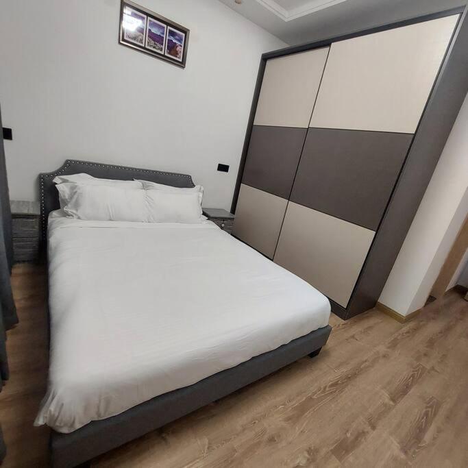 Urban Oasis - Modern Luxe 2 Bedroom Apt With Pool, Gym