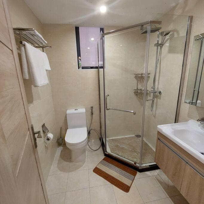 Urban Oasis - Modern Luxe 2 Bedroom Apt With Pool, Gym