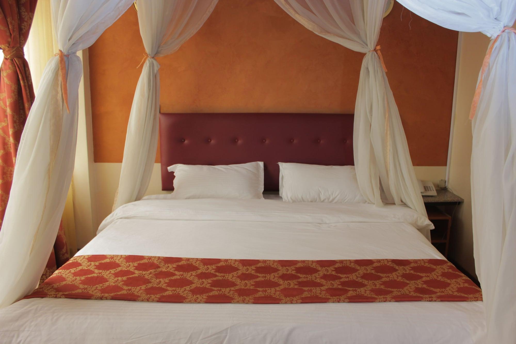 Pearl Palace Hotel 3*