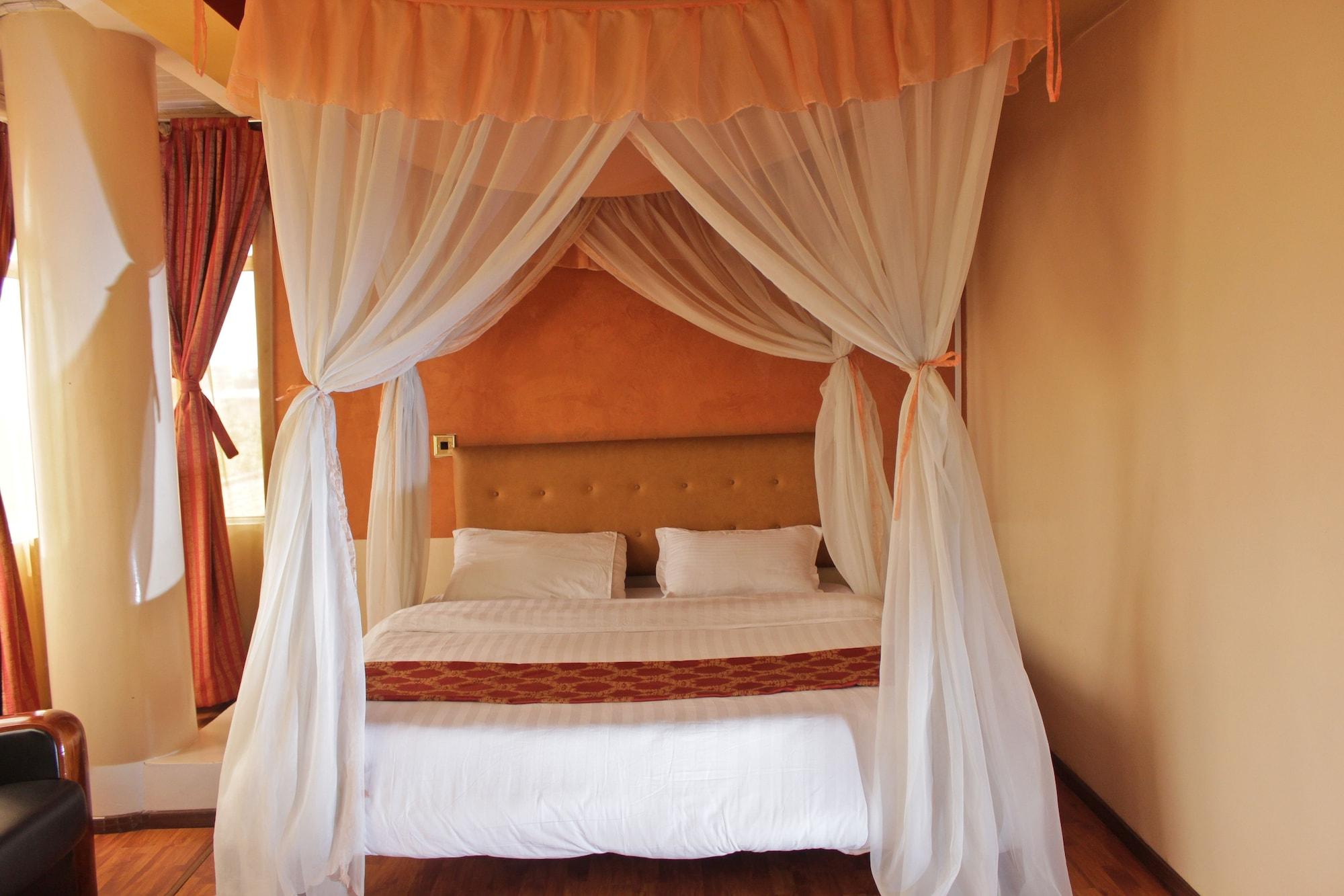 Pearl Palace Hotel 3*