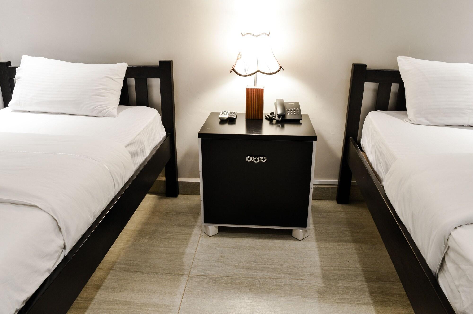 Decale Jewel Stone Hotel 3*