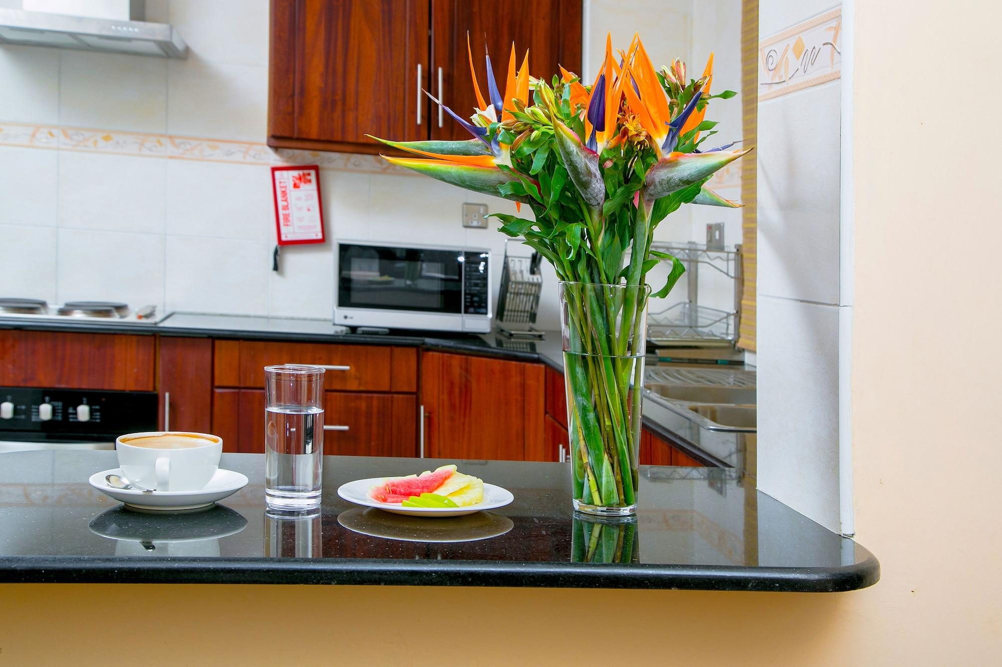 Batians Aparthotel 3*