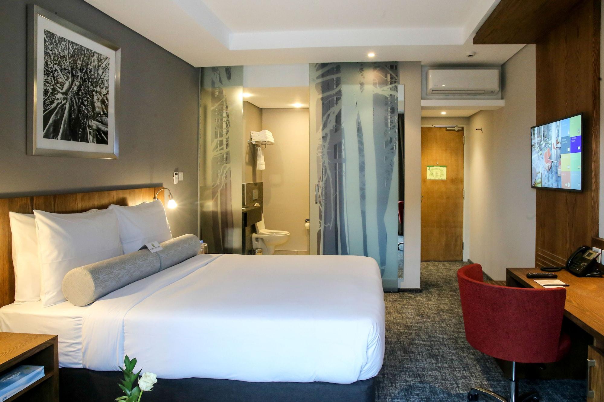 Two Rivers Mall, An Ihg 4* Nairobi
