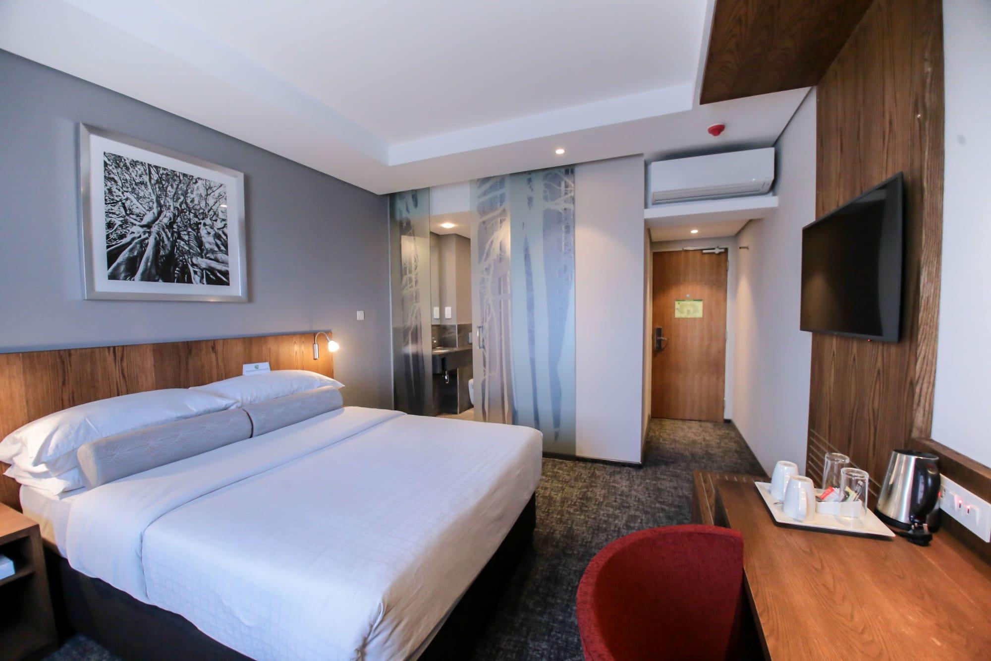 Two Rivers Mall, An Ihg Hotel 4*