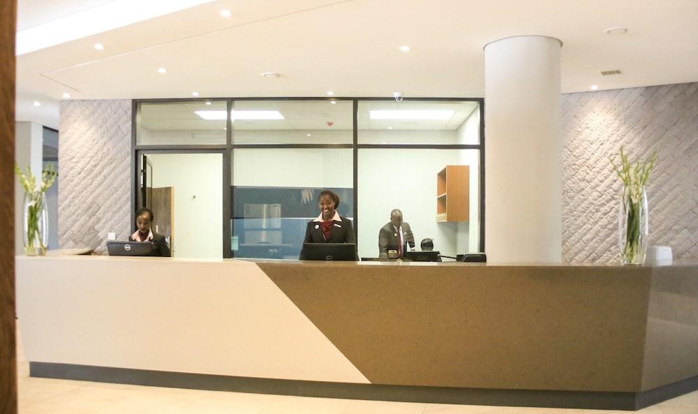 Two Rivers Mall, An Ihg Hotel 4*