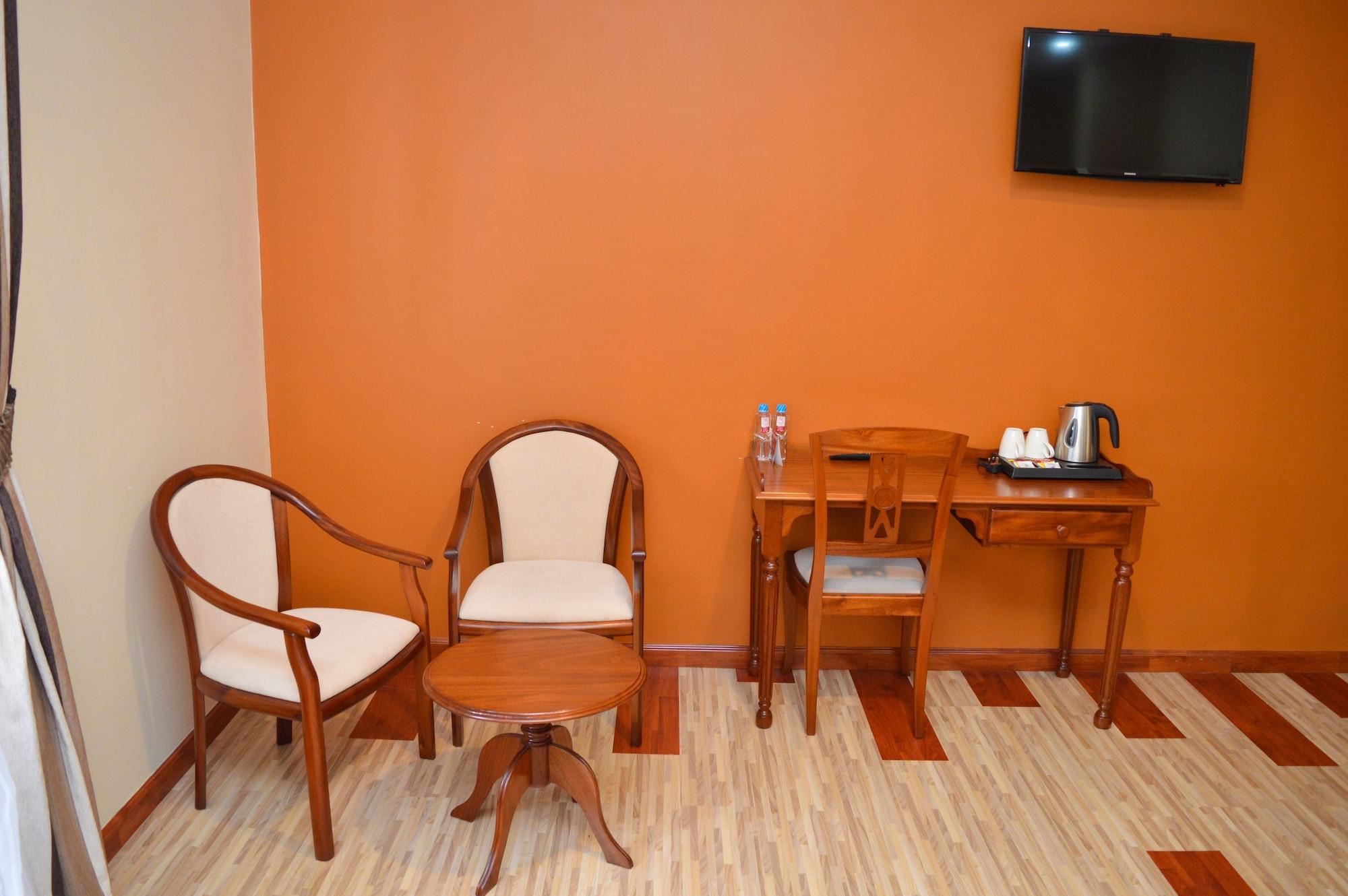 Red Ruby Hotel 3*