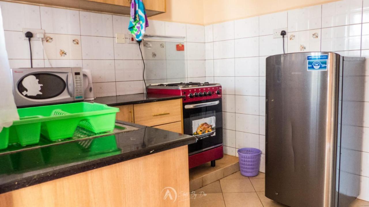 Lux Makao Rossyln * Nairobi