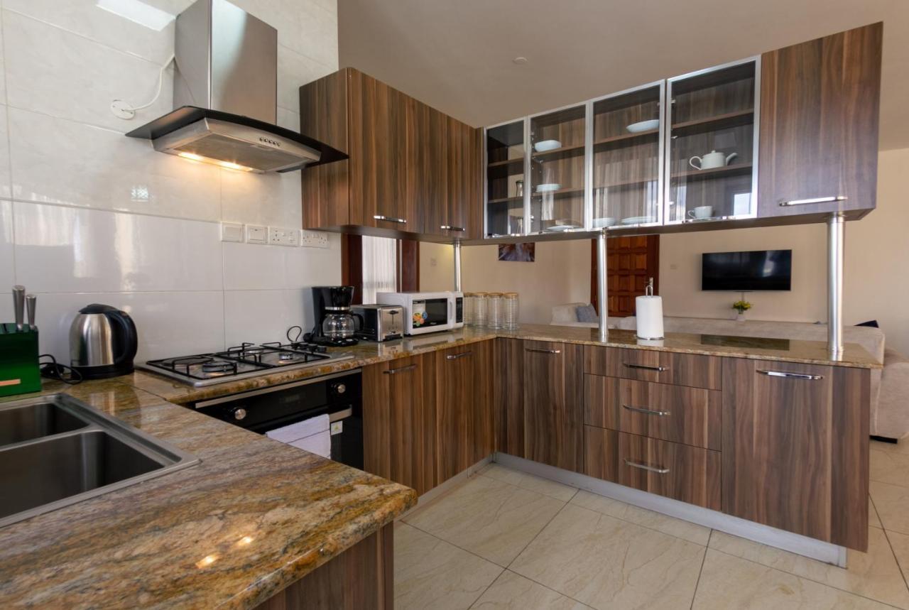 Kipeo Suites By Homes By Della *