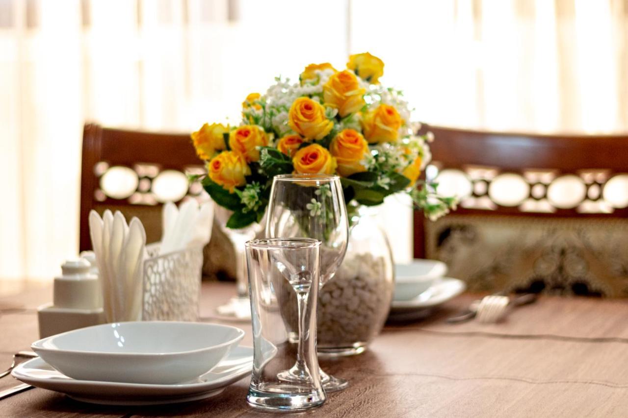 Apartment Kipeo Suites By Homes By Della