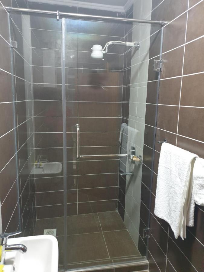 Lovely 2 And 1 Bedroom Guest Units Karen Apartment *