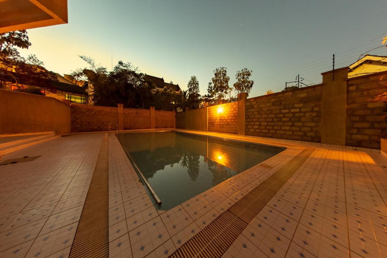 Kipeo Suites By Homes By Della *