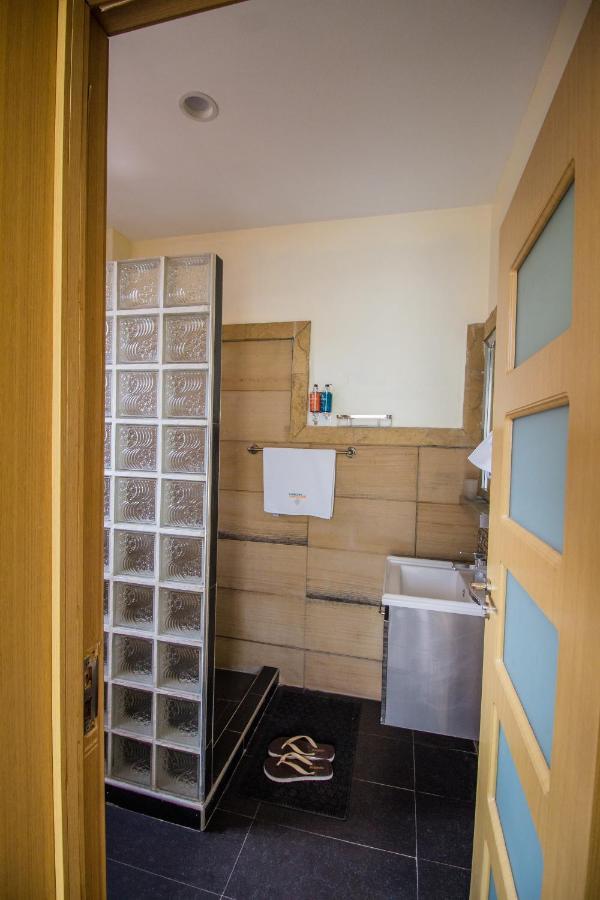 Apartment Shayona Limited *