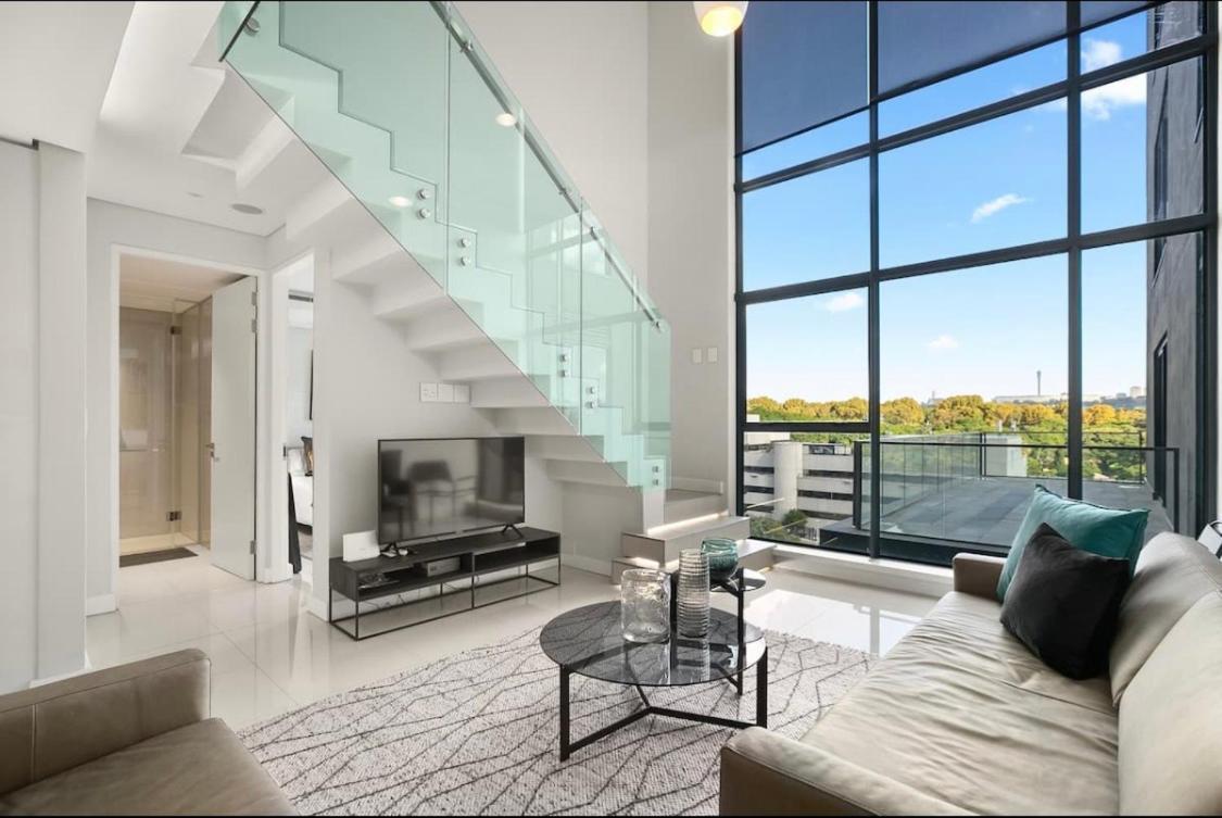 Nirvana Luxury Penthouse Apartment *
