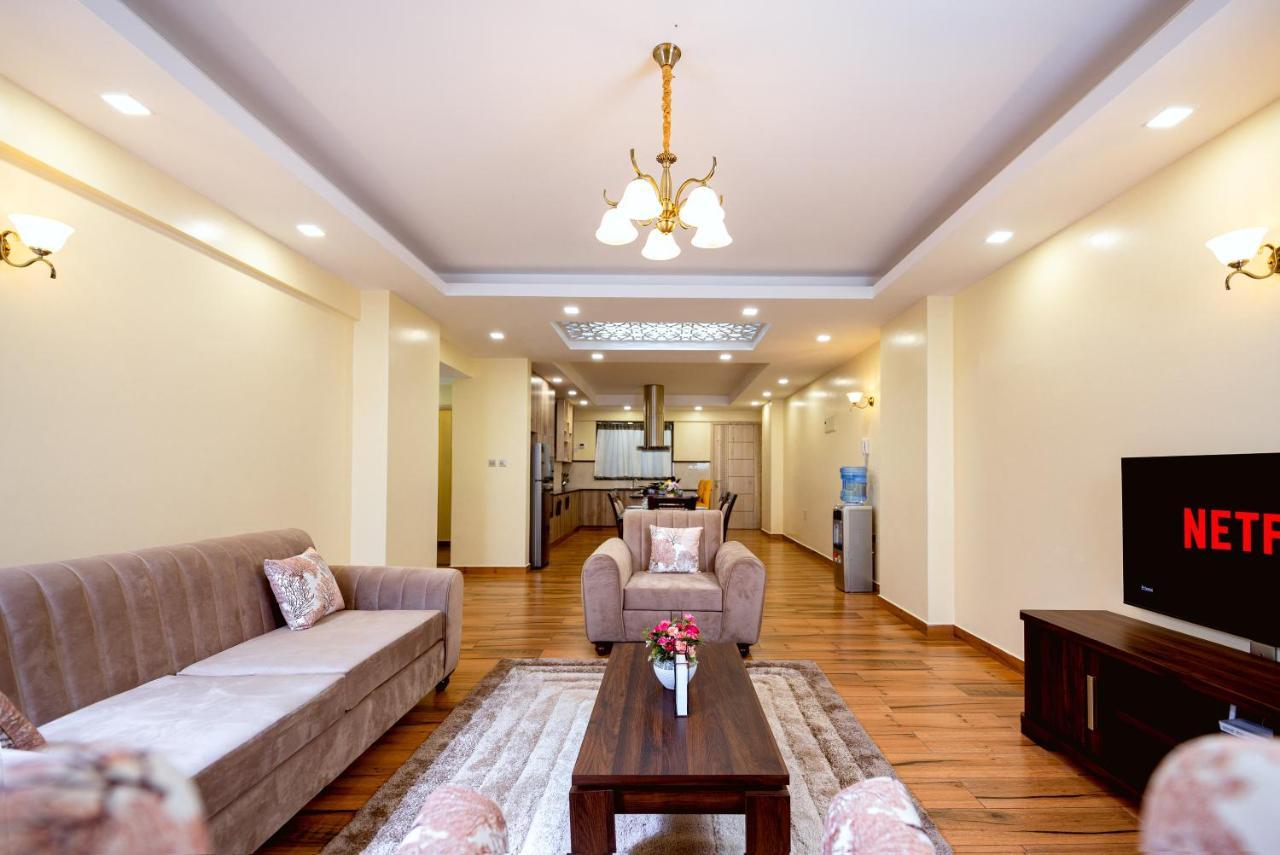 K's Place - Elegant 2 Bedroom With A Pool & Gym