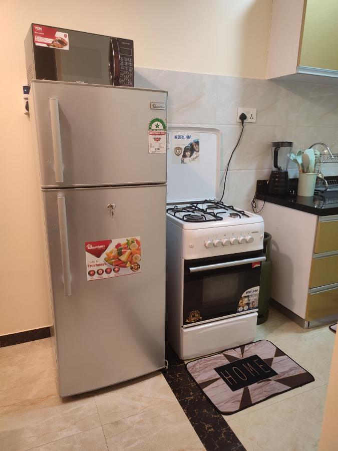 Kilimani Superb One And Half Bedroom Near Yaya Centre With Netflix Apartment