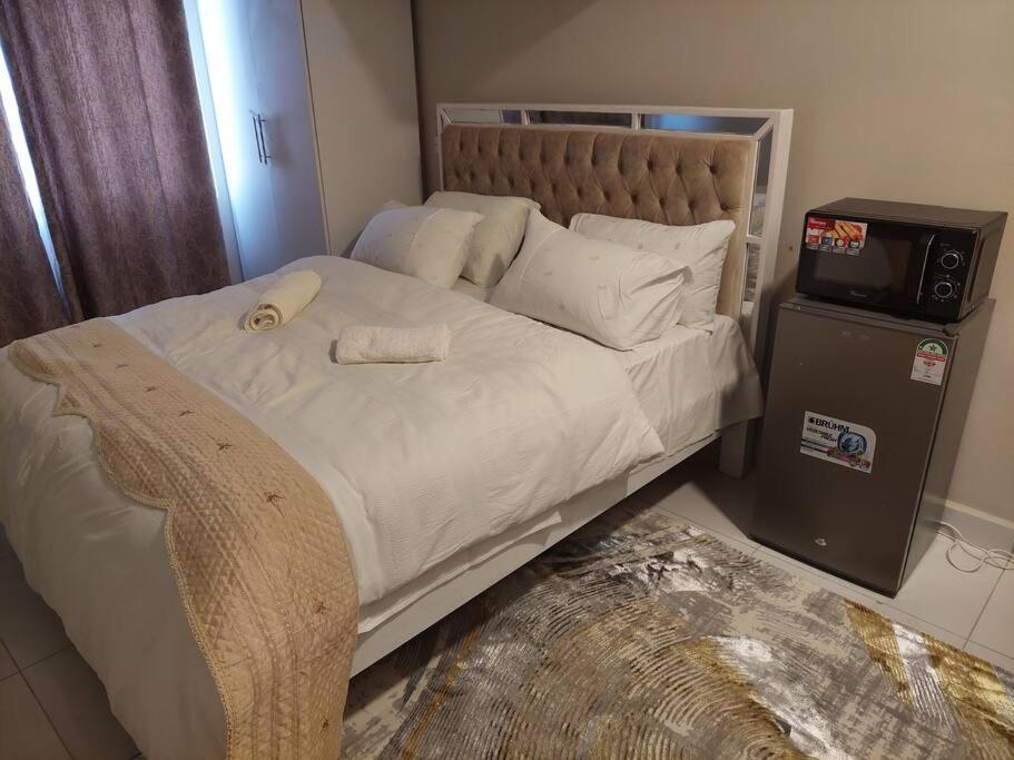 Apartment Luxore Comfy Studio Close To The Airport