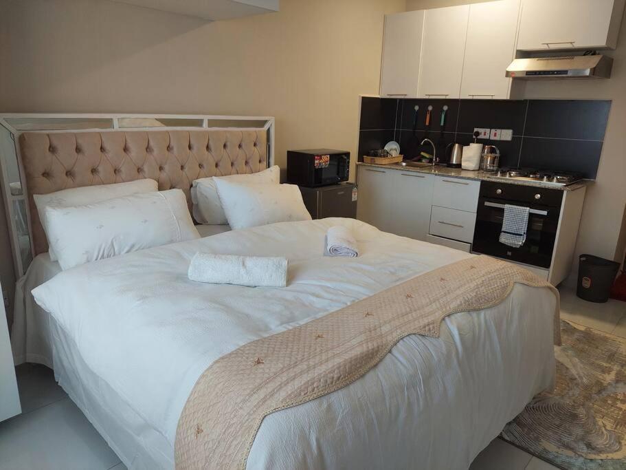Luxore Comfy Studio Close To The Airport Apartment *