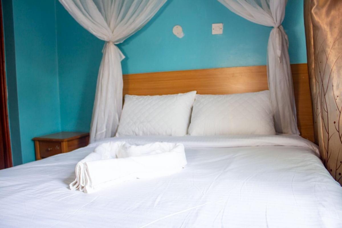 Deka Ngara Hotel *