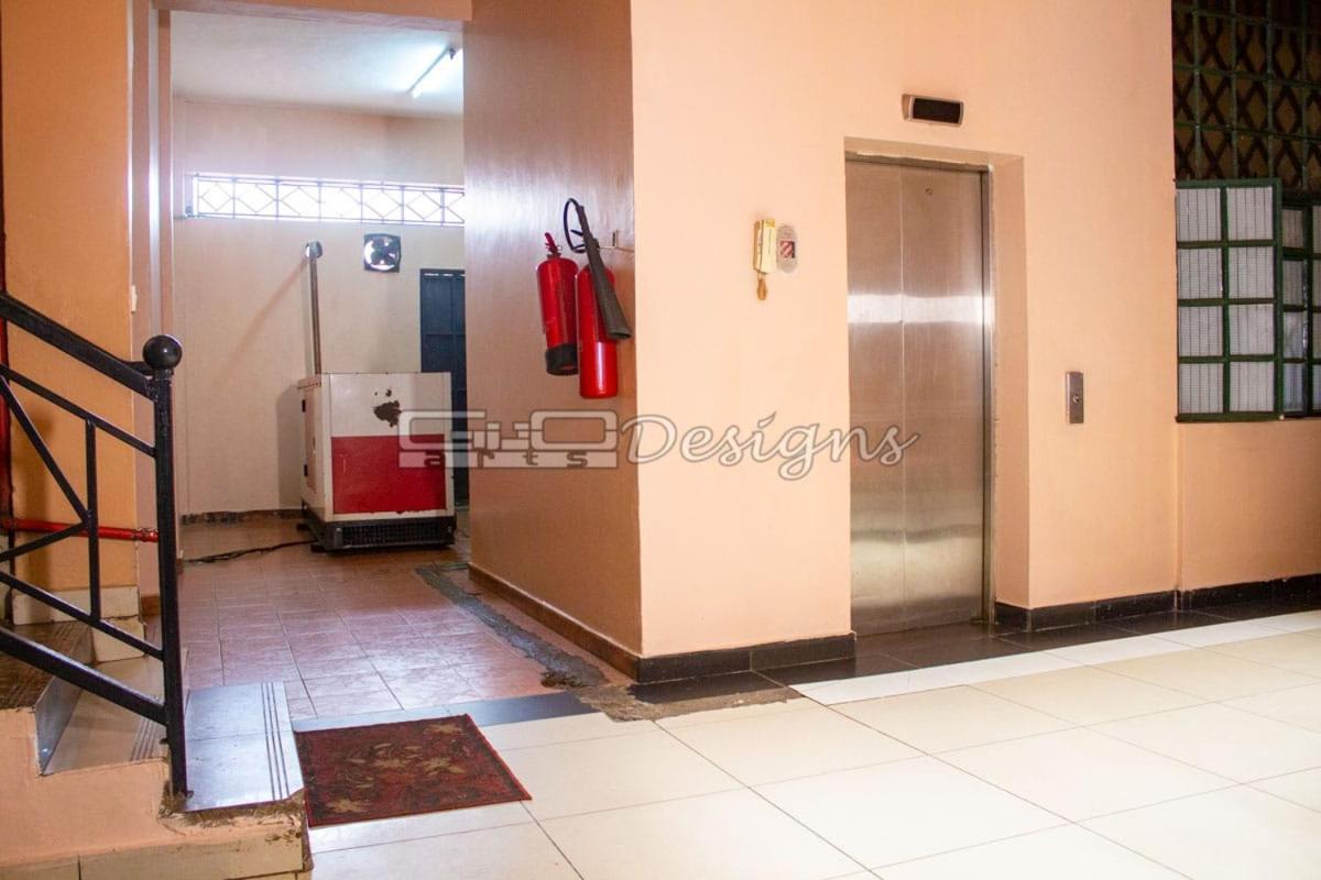 Deka Ngara Hotel *