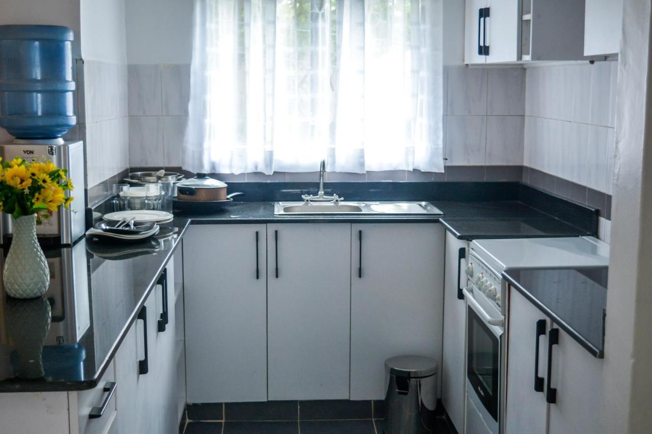 Brickwood Apartments 4*