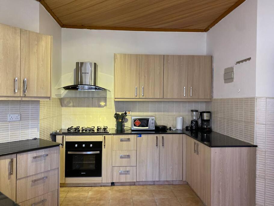 Lavington's Stylish Retreat-near Malls, Restaurants And Apartment Nairobi