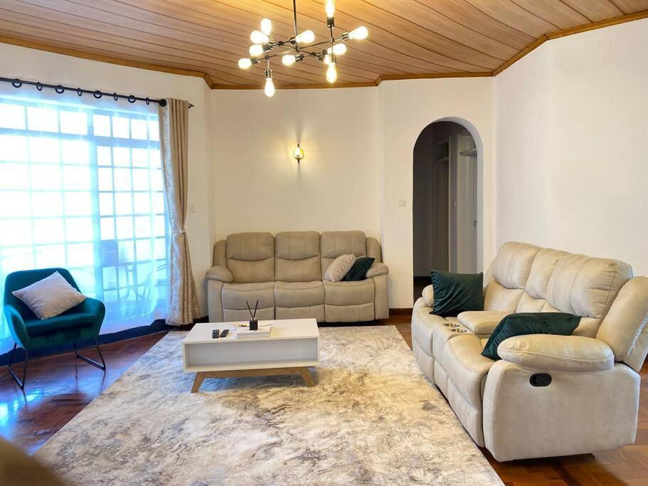 Lavington's Stylish Retreat-near Malls, Restaurants And Apartment *