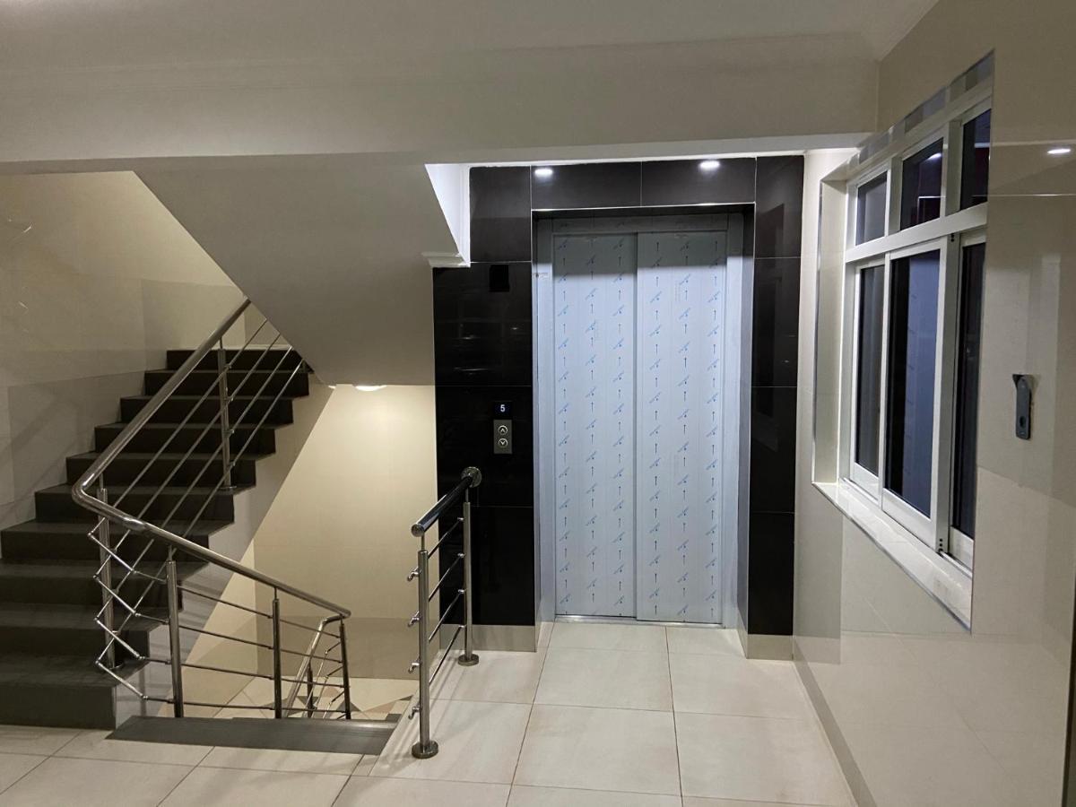 Neema Executive Suites With Balcony On Ngong Rd Near Junction Mall * Nairobi