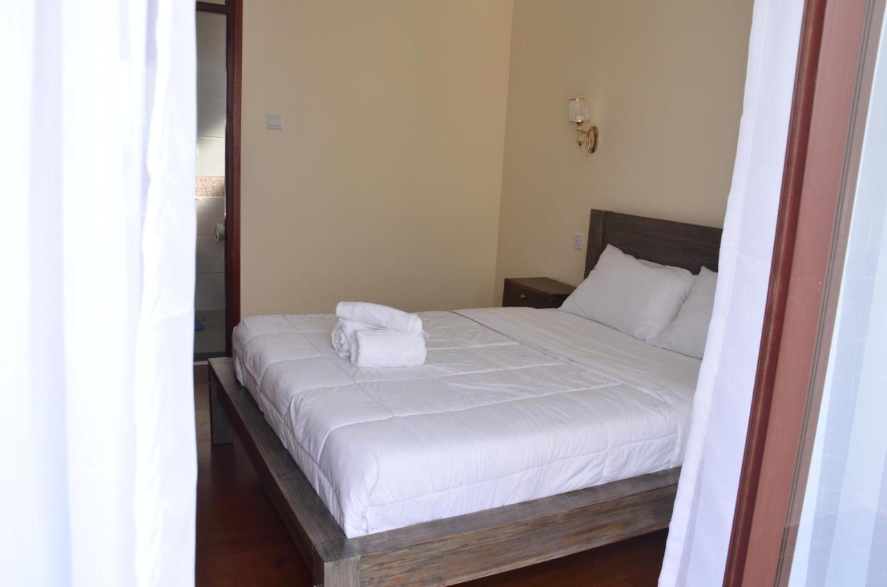 Apartment Charming 2 Bedroom Penthouse Apartment.