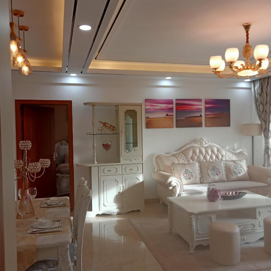 Pride Luxurious - Free Transport From Airport For Pre Payment Bookings Apartment *