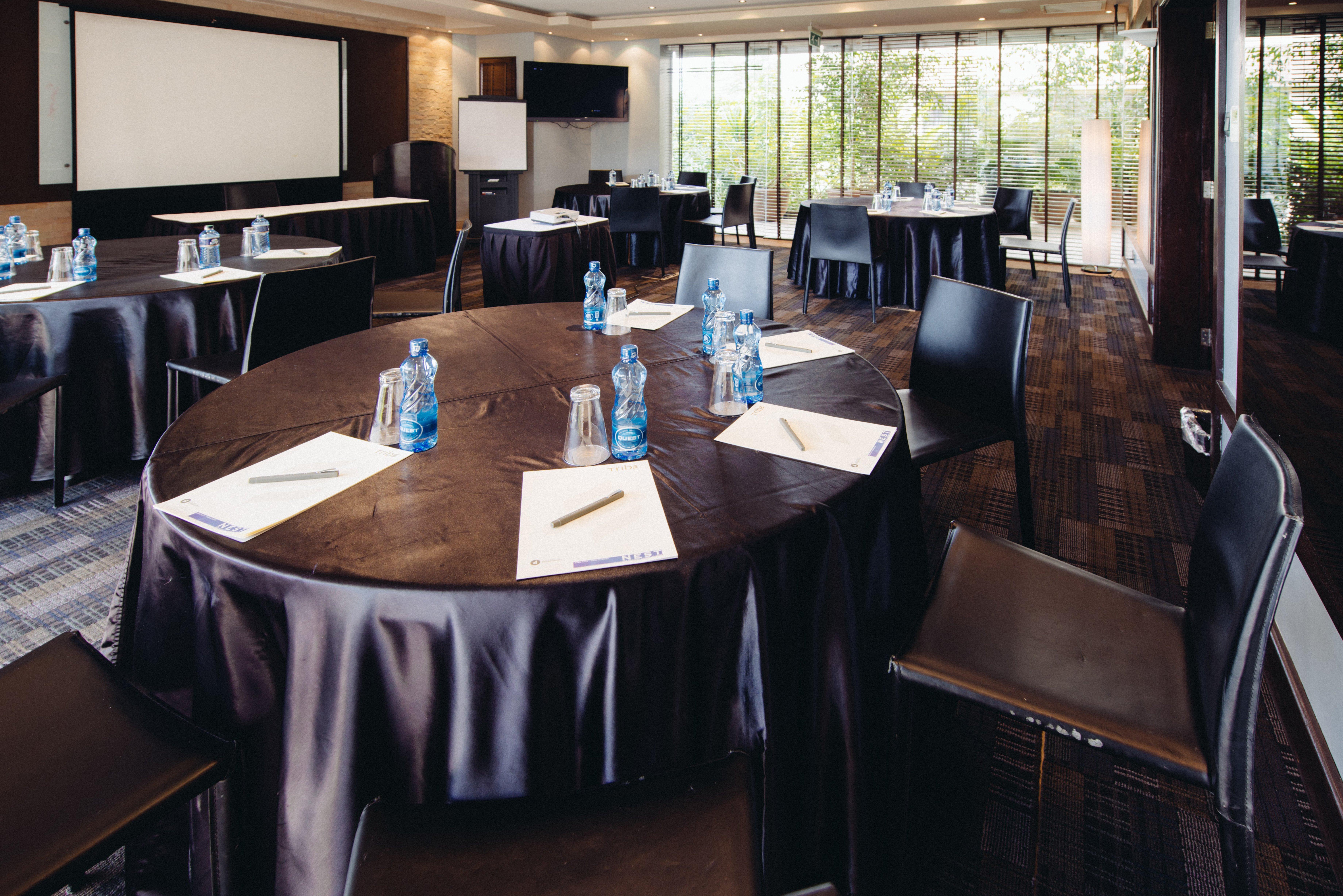 Mercure Upper Hill 4*
