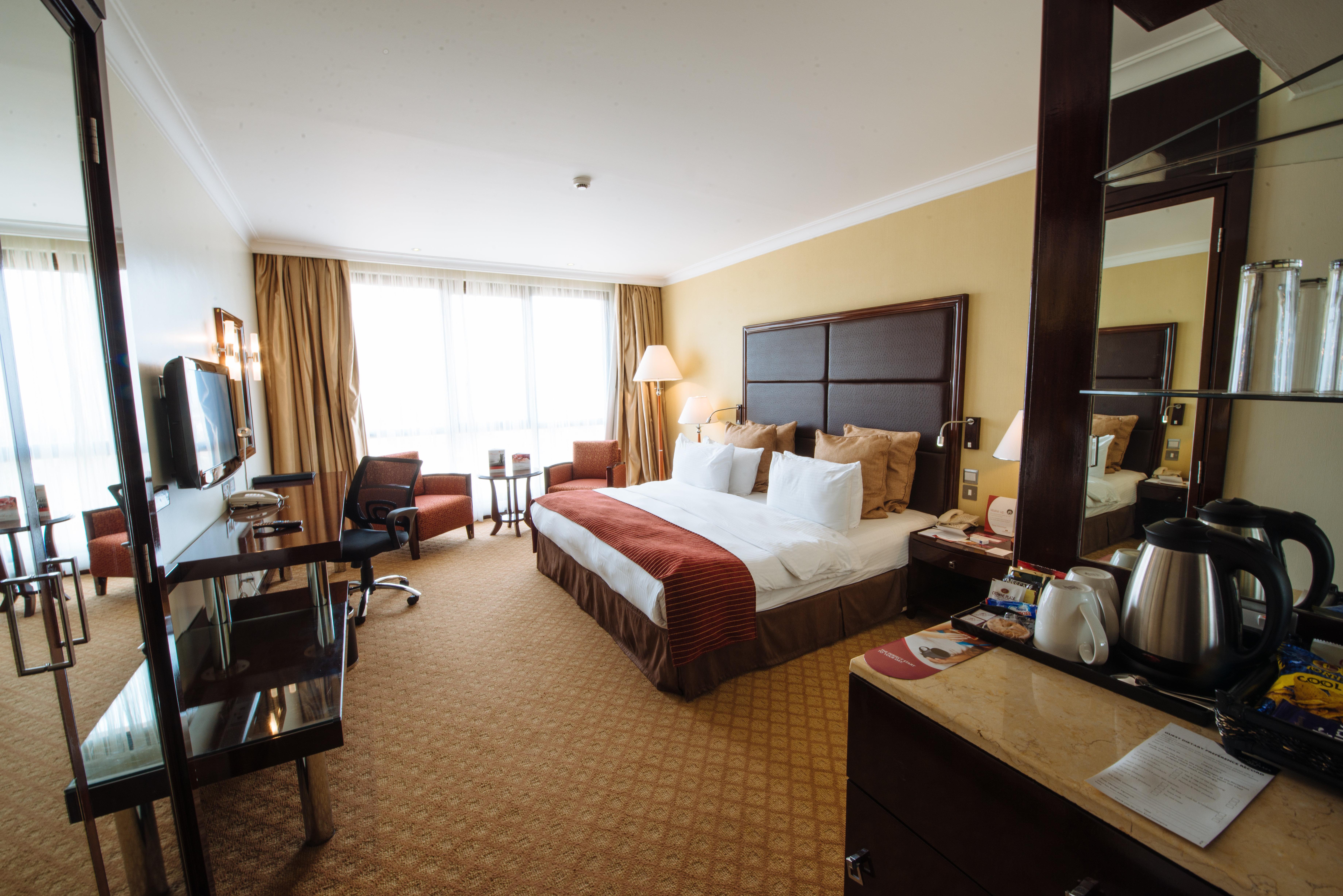 Mercure Upper Hill 4*