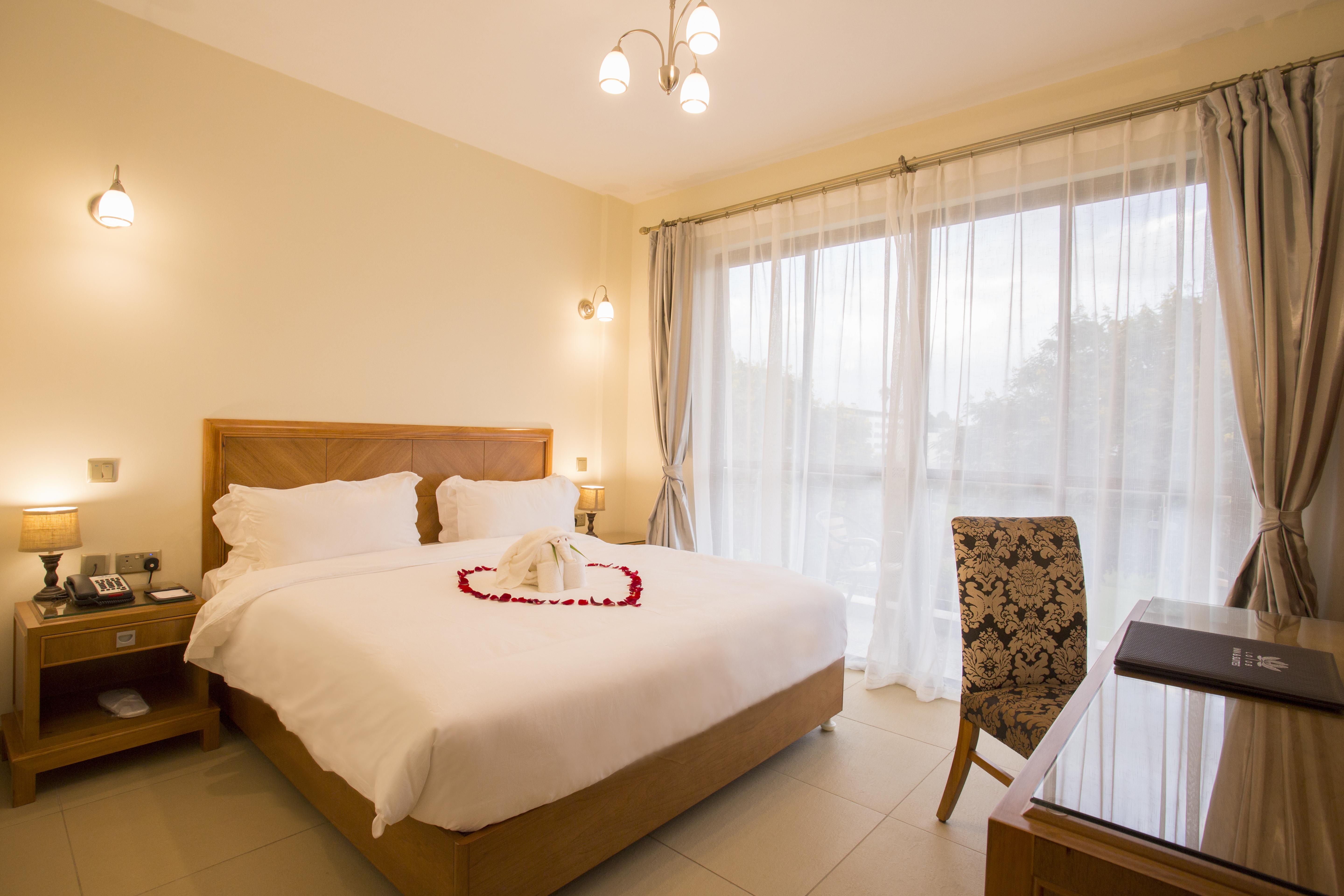 Hotel Lotos & Suites, 4*