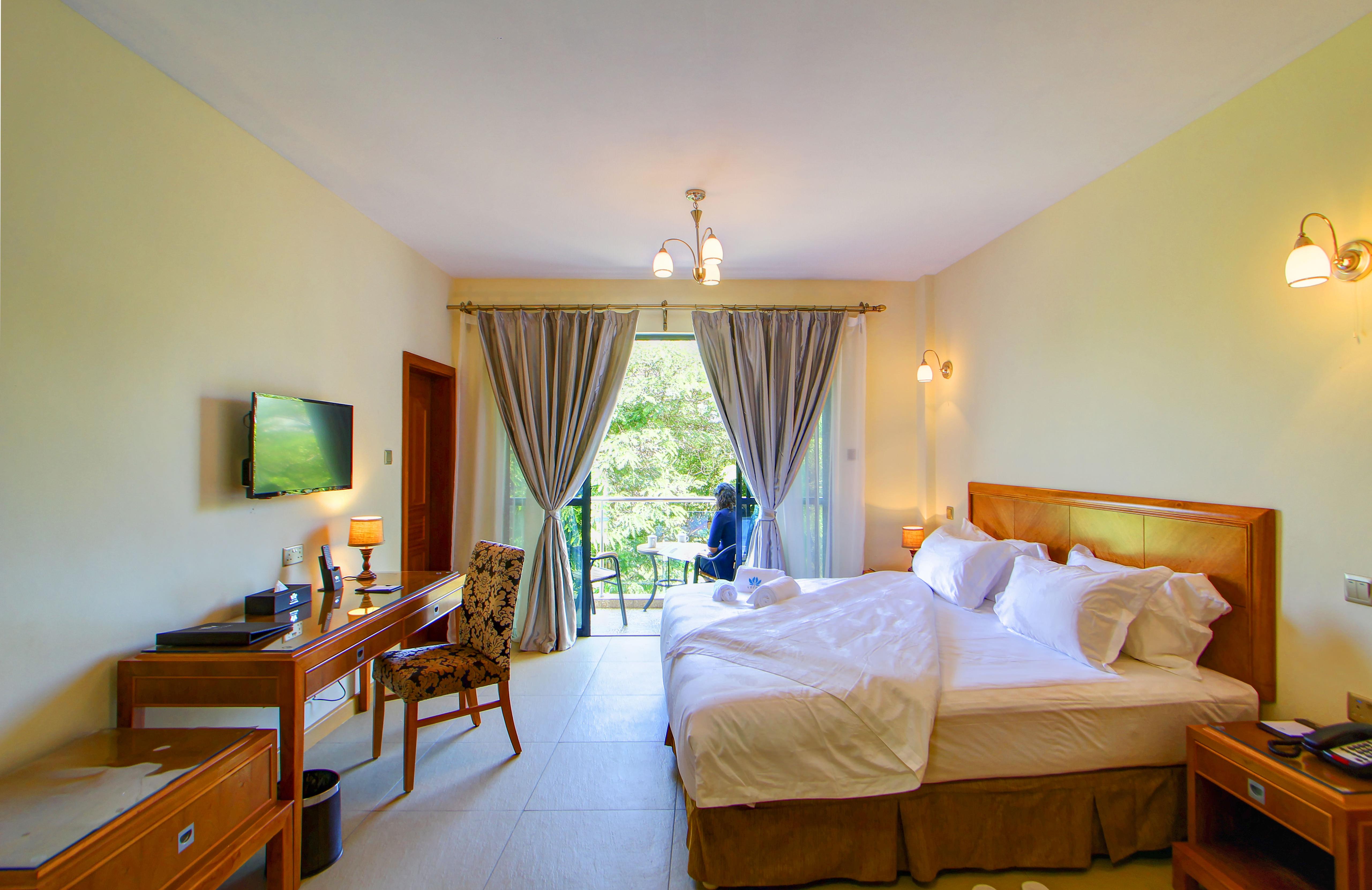Lotos & Suites, 4*