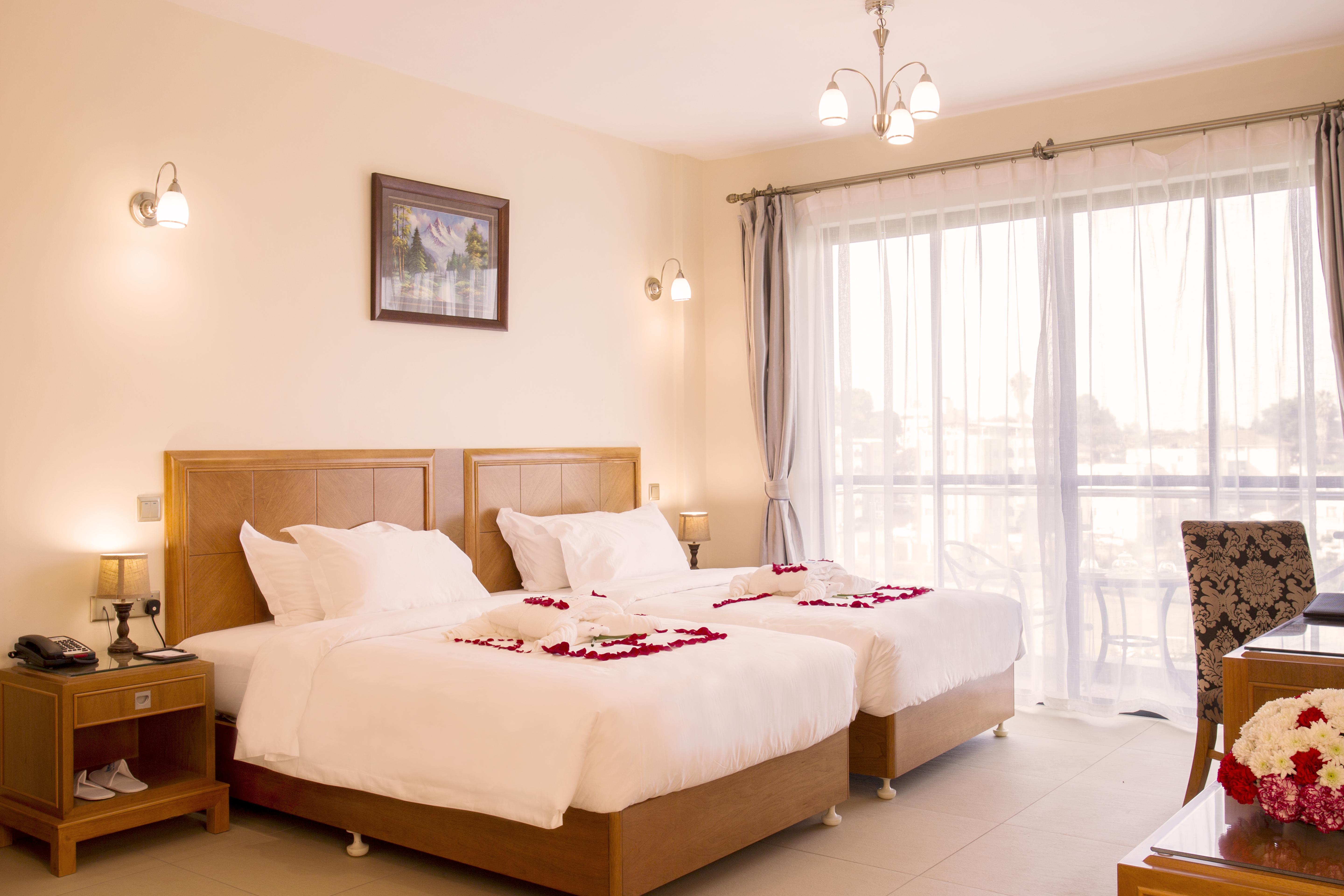 Lotos & Suites,