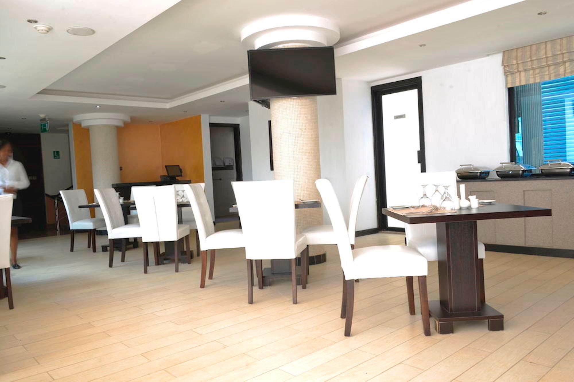 Hotel La Maison Royale 3*