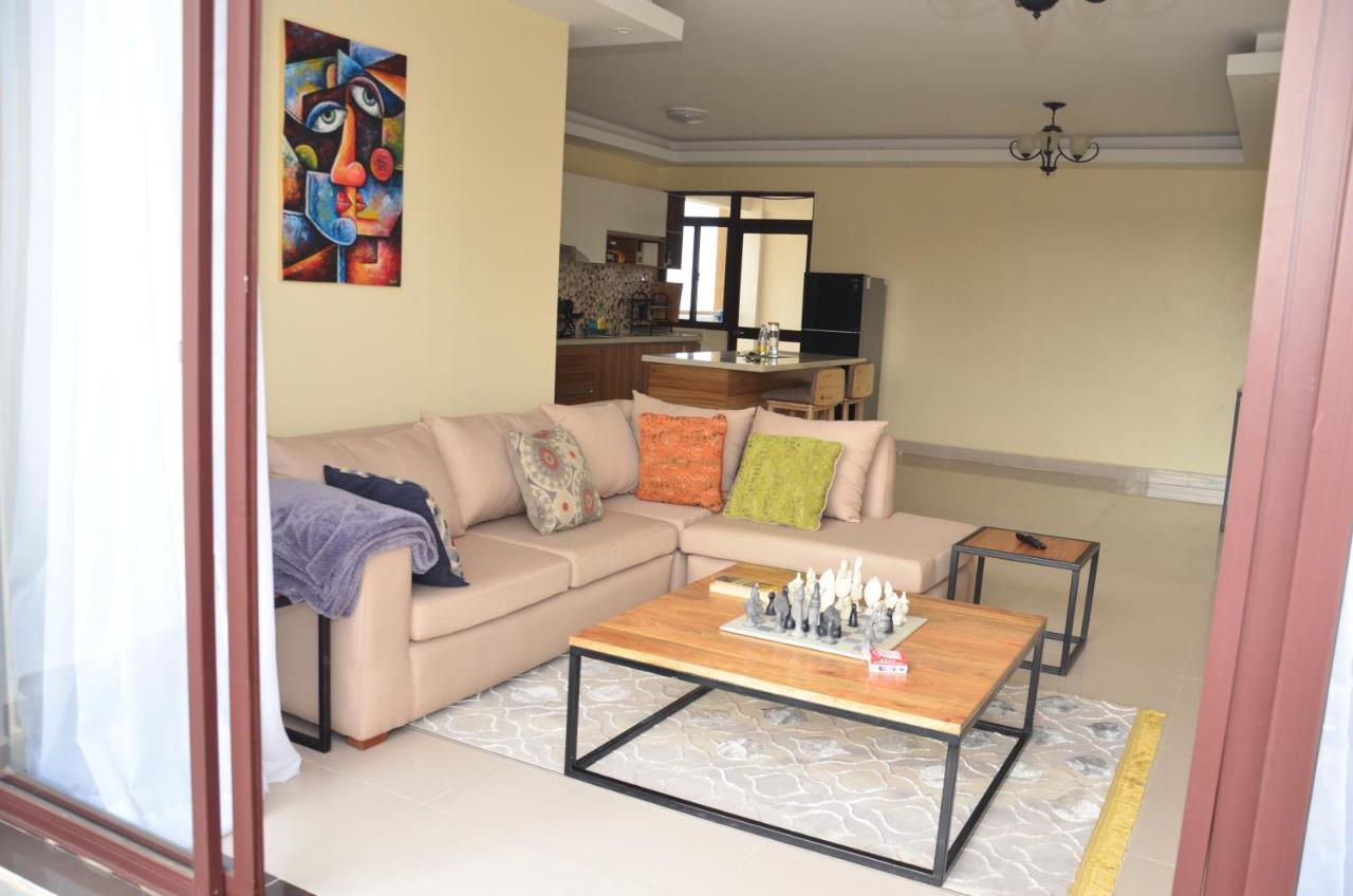 Apartment Charming 2 Bedroom Penthouse Apartment. *