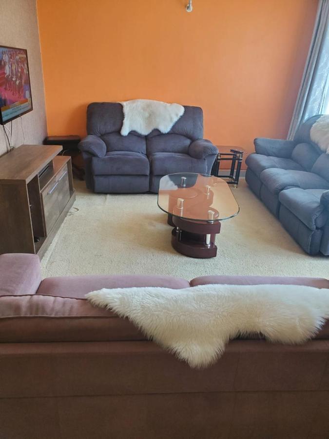 Bed & Breakfast Mamu's Near Jkia