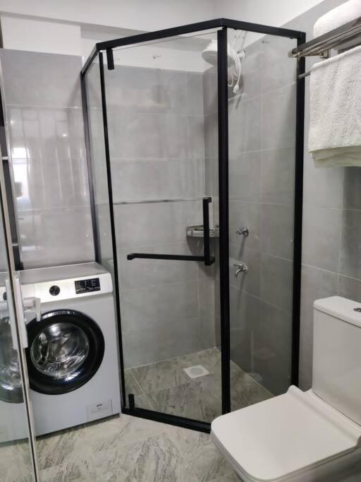 Cozy Little Nook With Views In Kilimani * Nairobi
