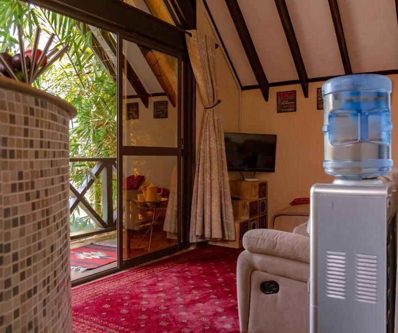 The Annex At 64 : Cozy, Rustic Cottage/treehouse Nairobi